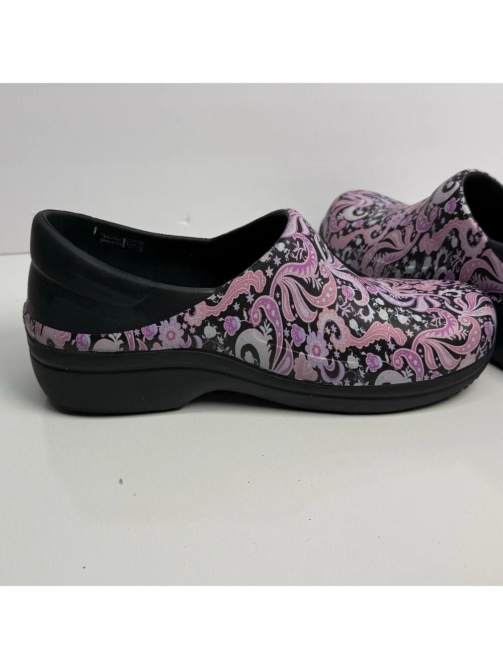 CROCS Neria Pro II Graphic Print Slip-On Work Nurse Clog 10 Pink Black Floral